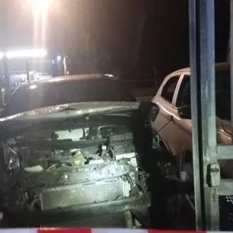 Ordigno esplode sotto l’auto di Sigfrido Ranucci: distrutte due vetture, paura a Pomezia
