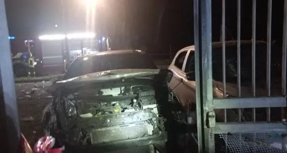 Ordigno esplode sotto l’auto di Sigfrido Ranucci: distrutte due vetture, paura a Pomezia