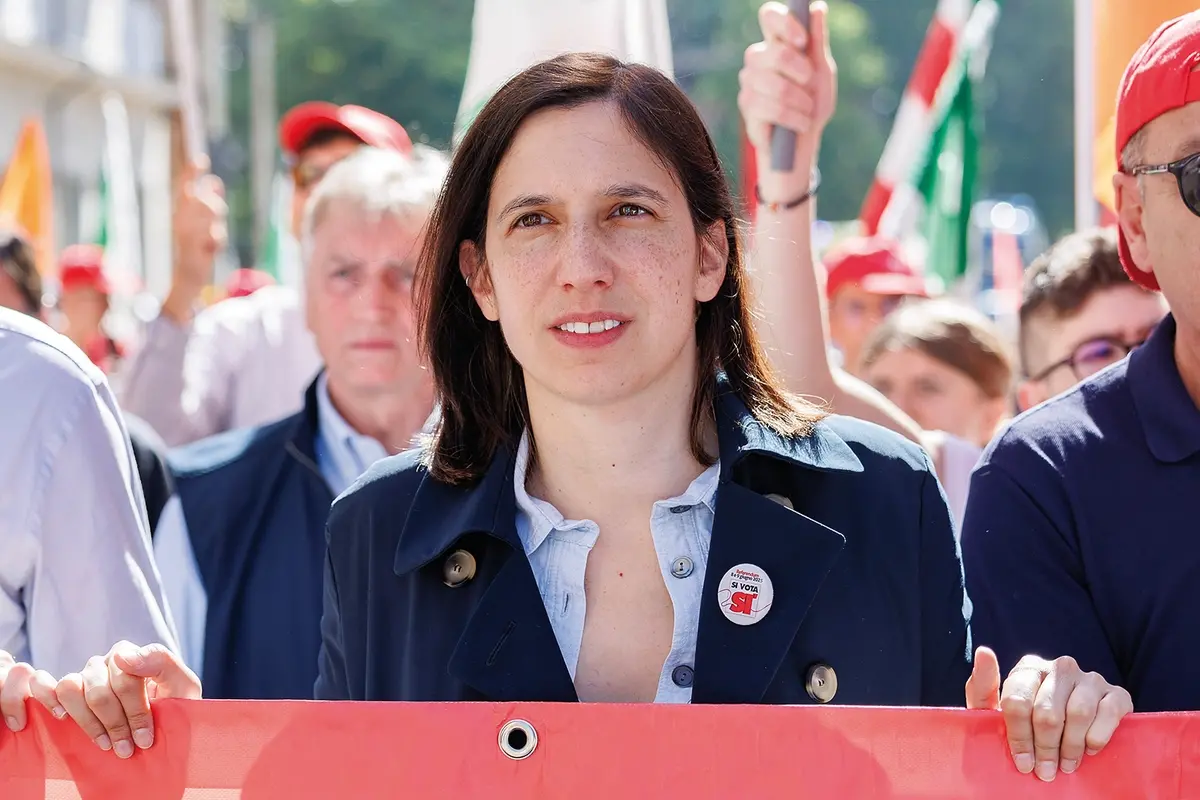 Elly Schlein durante la manifestazione organizzata da Cgil, Cisl e Uil in occasione della Festa del lavoro, Roma, Mercoled\\u00EC 01 Maggio 2025 (Foto Roberto Monaldo / LaPresse) Elly Schlein during the demonstration organized by the Cgil, Cisl and Uil unions on the occasion of Labor day, Rome, Wednesday, May 01, 2025 (Photo by Roberto Monaldo / LaPresse) , LAPRESSE