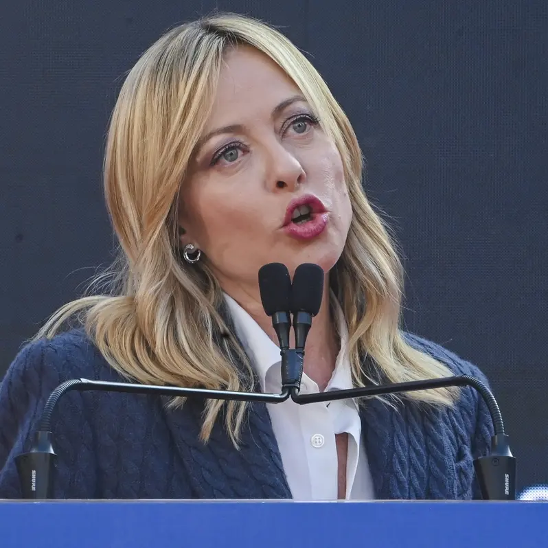 Meloni chiude Atreju all’attacco: «La sinistra scappa dal confronto»