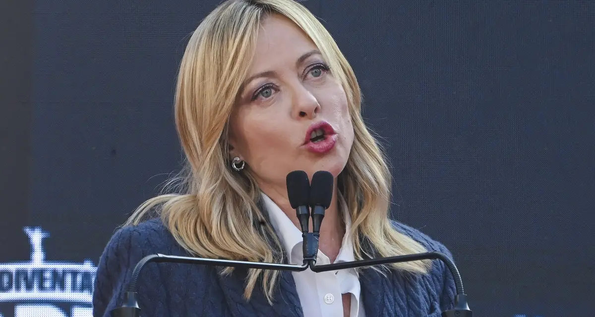 Meloni chiude Atreju all’attacco: «La sinistra scappa dal confronto»