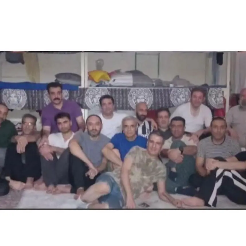Iran, l’appello dei compagni di cella di Reza: “Impedirgli di incontrare sua moglie Nasrin è tortura”