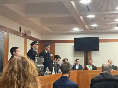 Omicidio Cecchettin, Turetta in aula in diretta. «Sì, ho premeditato il delitto»