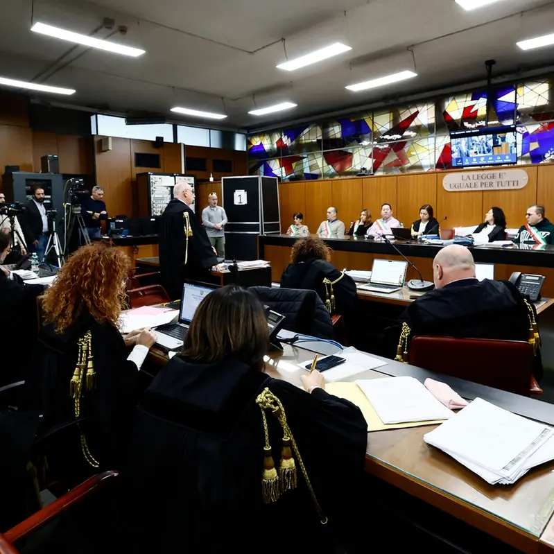 Processo Regeni, la Corte d’Assise sospende il giudizio e rimanda gli atti alla Consulta