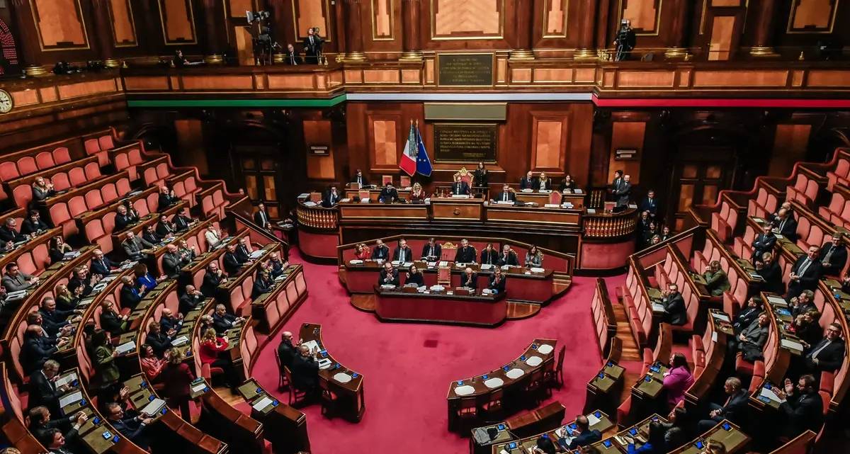 Manovra, scontro in Senato sugli emendamenti: opposizioni all’attacco del governo