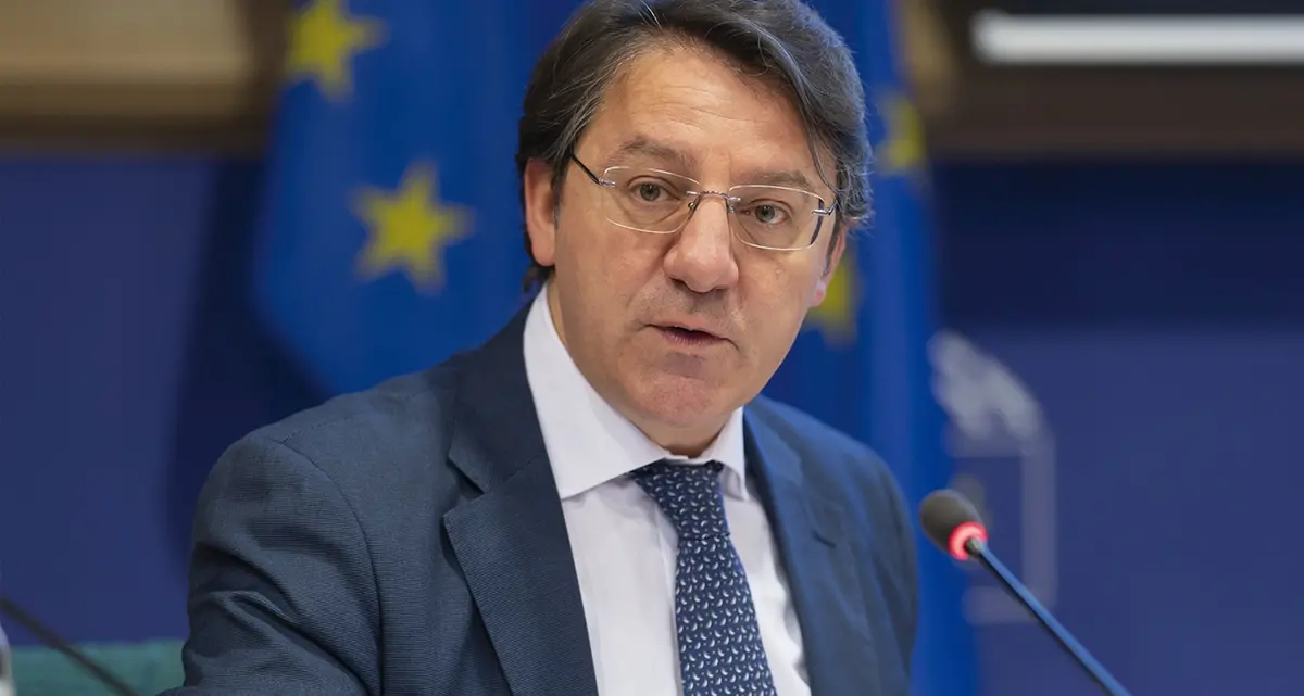 Regionali in Calabria, Tridico «disponibile». Conte lo sponsorizza, il Pd pronto a dire sì