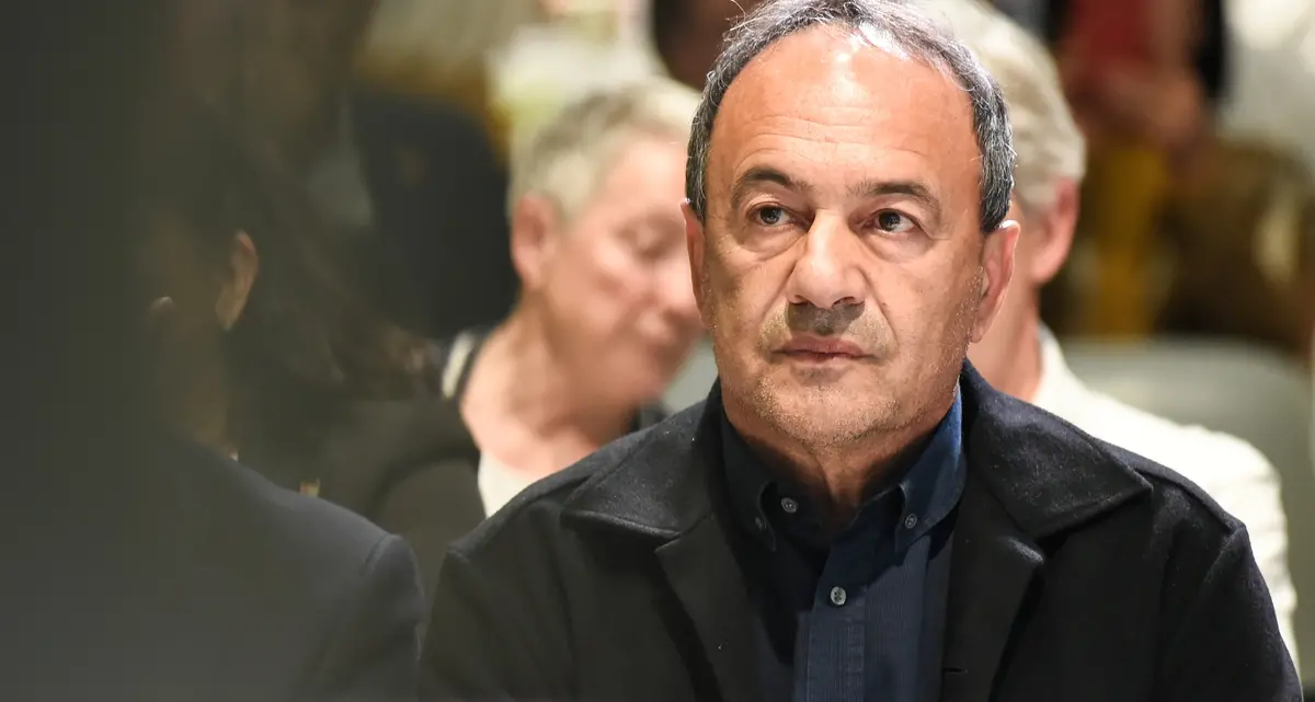 Per i giudici penali non ci fu alcun abuso di potere, ma non importa: Lucano decade da sindaco di Riace