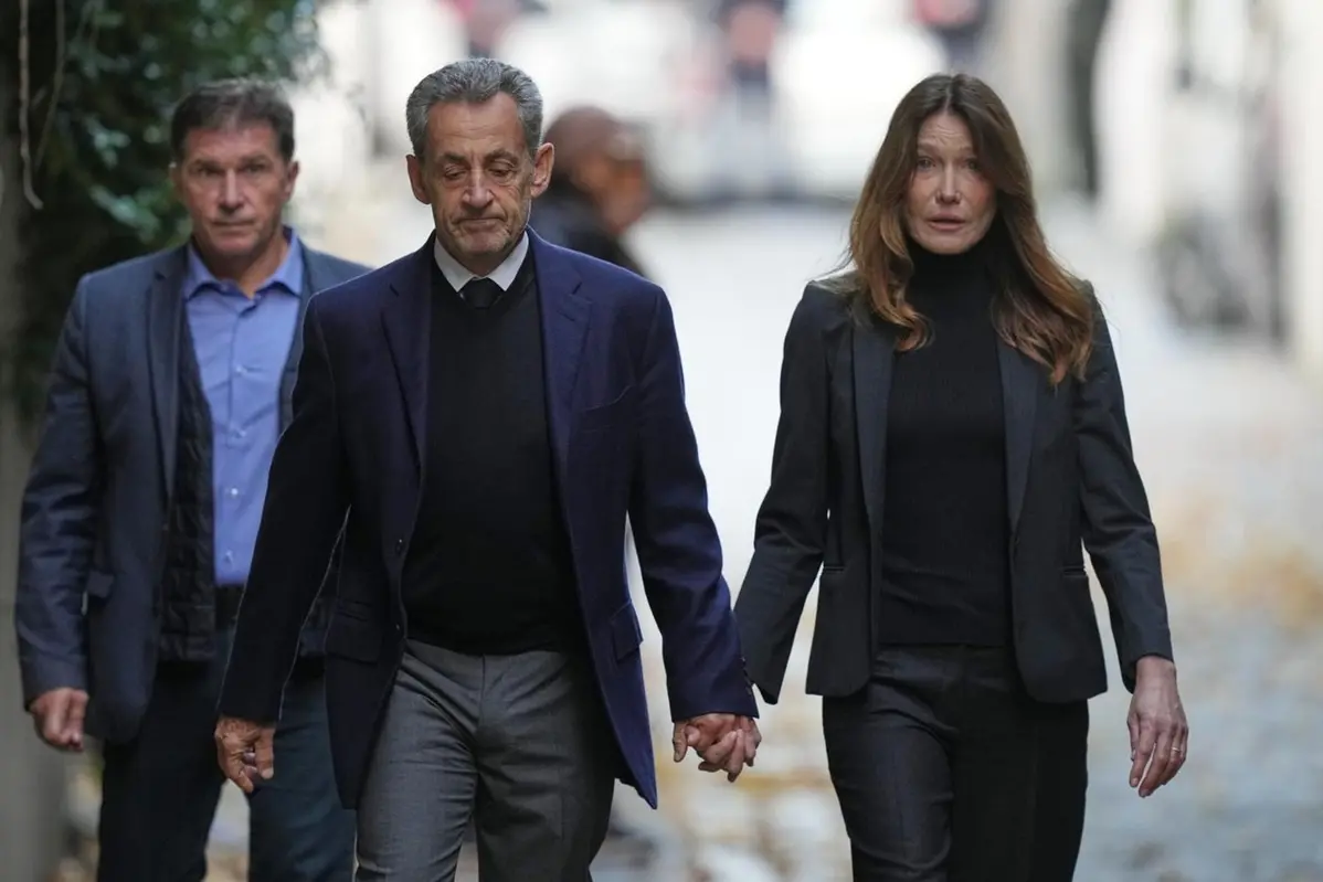 L\\\\\\'ex presidente francese Sarkozy inizia oggi a scontare la sua pena in carcere , APN