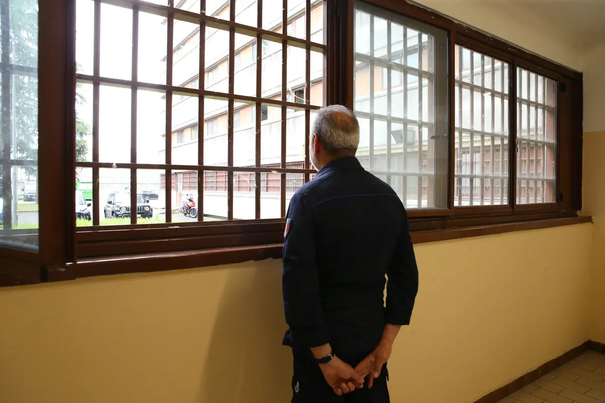 CORRIDOI AGENTE SBARRE DETENUTI CARCERE DI OPERA CFASA CIRCONDARIALE ISTITUTO DI DETENZIONE , ALTRO