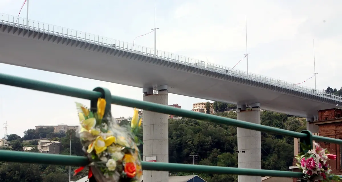 Crollo del ponte Morandi, chiesti 18 anni e 6 mesi per Castellucci: «Logica dei profitti e manutenzioni omesse»