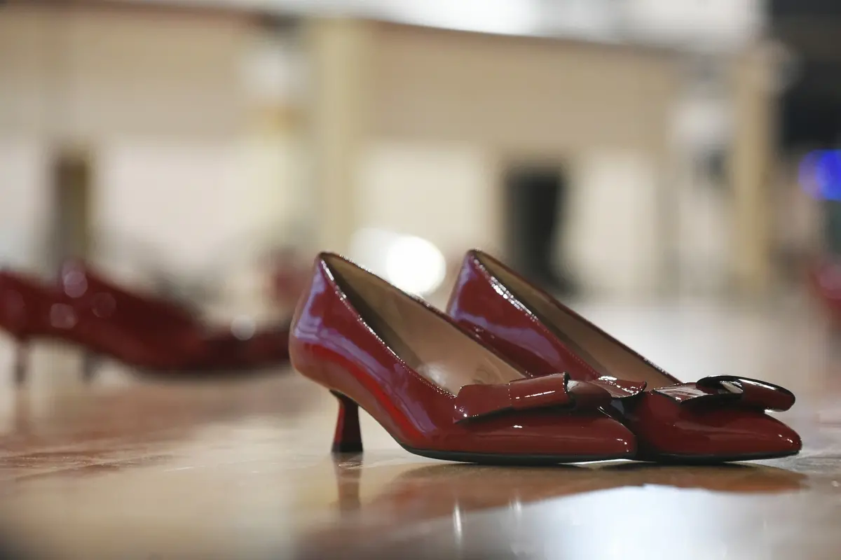 Mattarella: «La parità è ancora lontana e la violenza corre anche online»