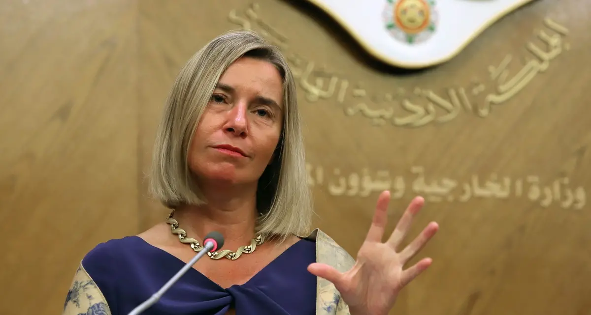 L’ex-ministra Mogherini fermata per sospetta frode. Mosca e Budapest esultano