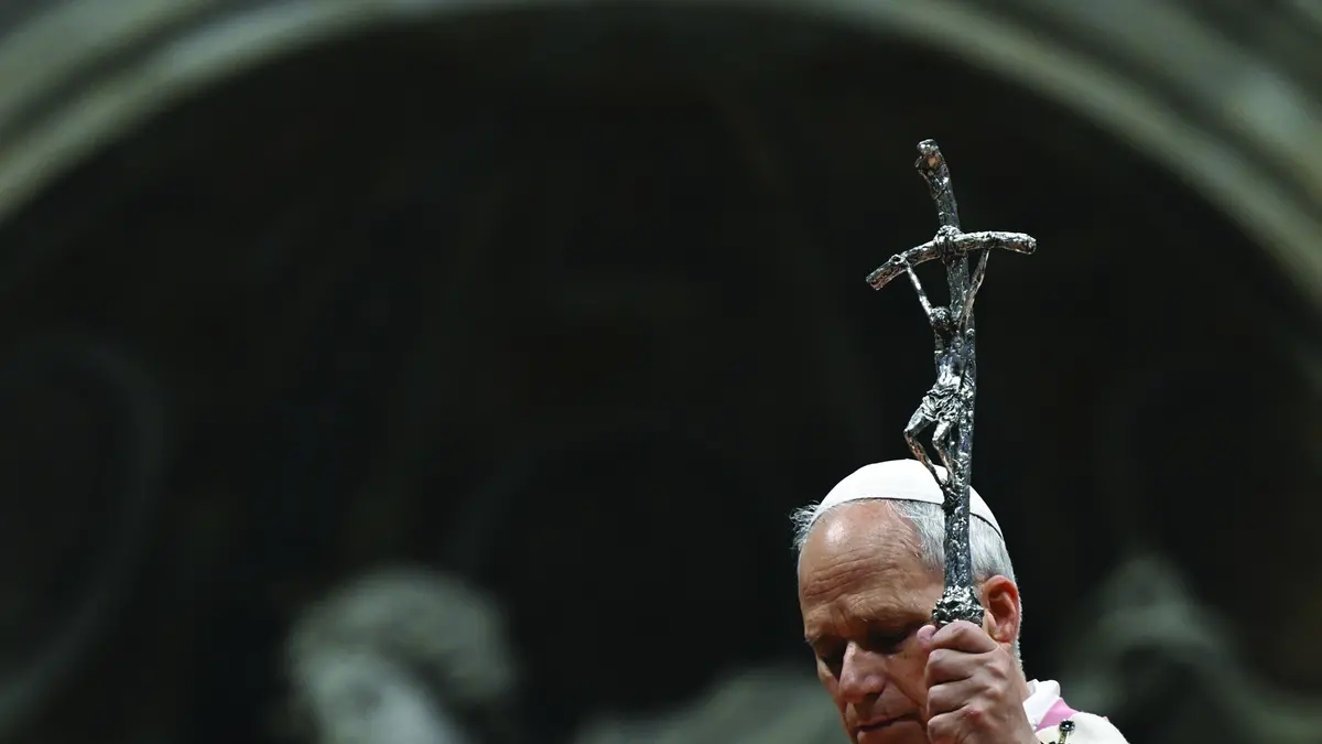 Nel Giubileo dei detenuti la Basilica si illumina e le celle bruciano...