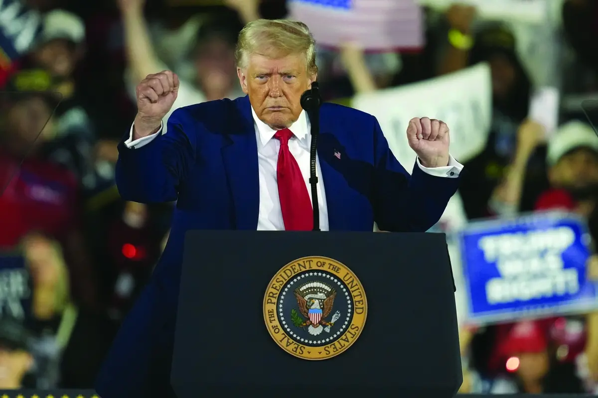 President Donald Trump dances after speaking at Macomb Community College, Tuesday, April 29, 2025, in Warren Mich. (AP Photo/Paul Sancya) Associated Press / LaPresse Only italy and Spain , APN