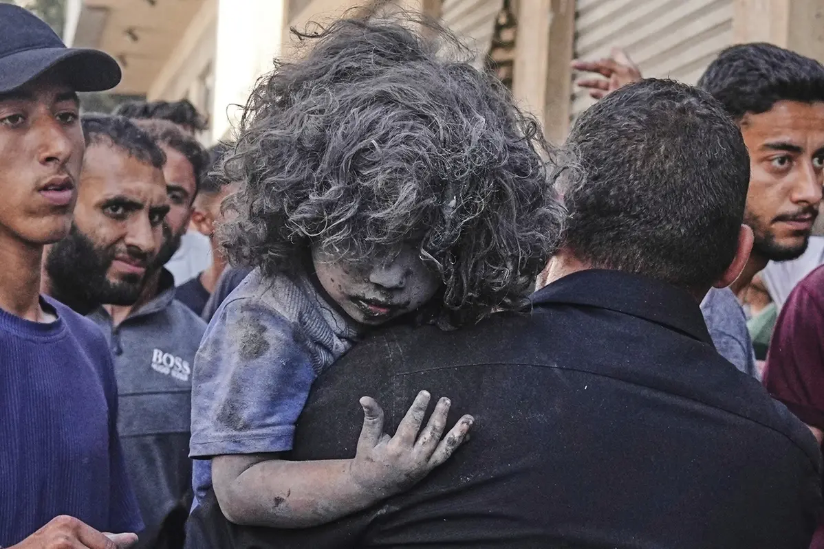 Gaza tra i negoziati in Qatar e i nuovi raid israeliani