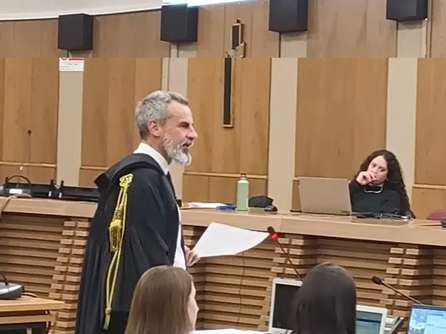 Bibbiano, l’arringa: «Affidatarie in ostaggio da sei anni solo per aver amato»