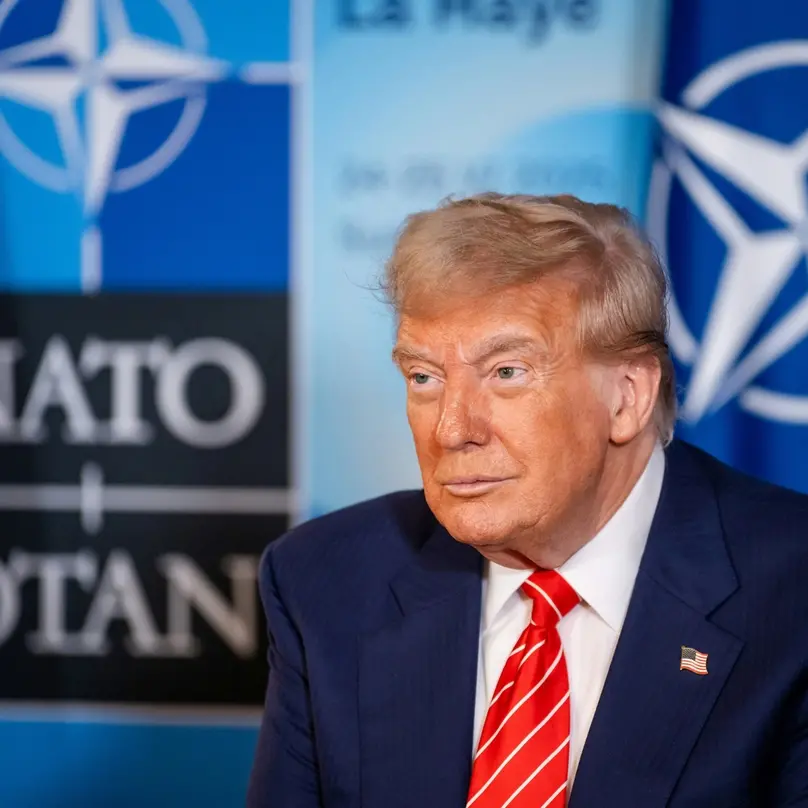 Trump, armi alla Nato per Kiev: il piano che aggira l’invio diretto all’Ucraina