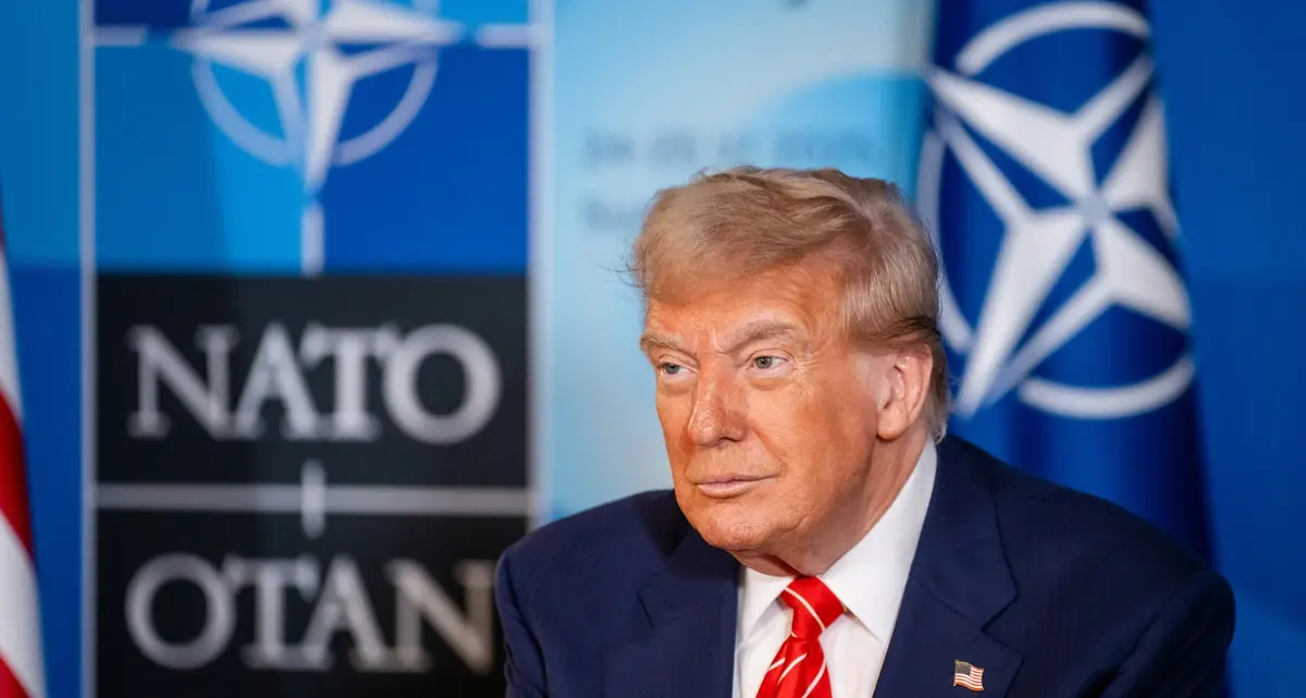 Trump, armi alla Nato per Kiev: il piano che aggira l’invio diretto all’Ucraina
