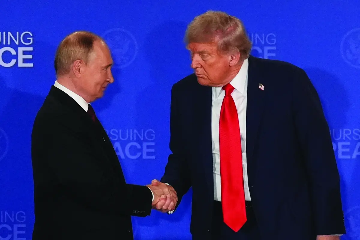 Salta il vertice Trump-Putin a Budapest. L’Europa vara il 19° pacchetto di sanzioni contro Mosca