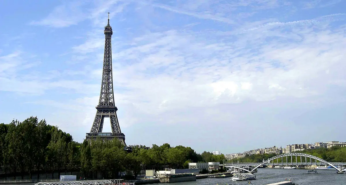 Francia, incostituzionale una norma del 1945: discriminava le donne nella perdita della cittadinanza