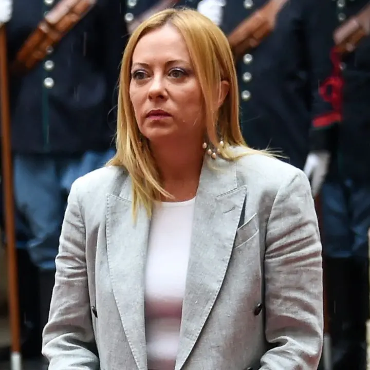 Meloni spiazzata da Trump, i putiniani d’Italia rialzano la testa