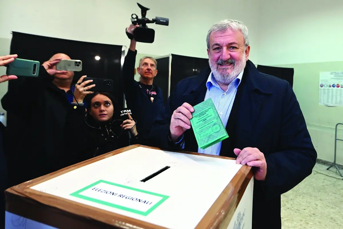 MICHELE EMILIANO AL SEGGIO , IMAGOECONOMICA