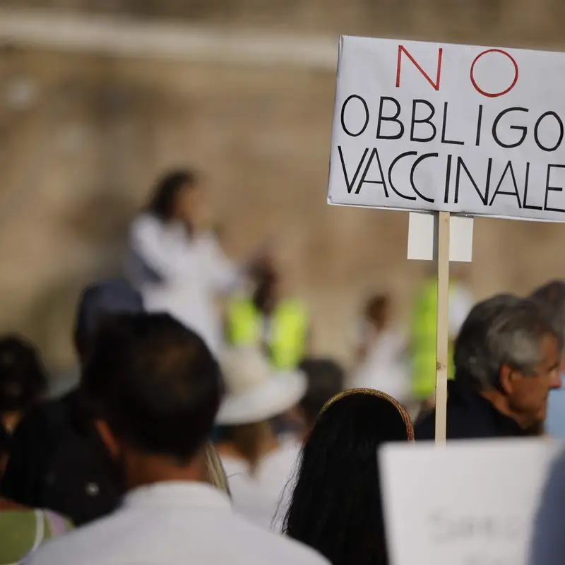 Corte costituzionale, respinta impugnazione contro la legge della Regione Puglia sull'obbligo vaccinale a scuola