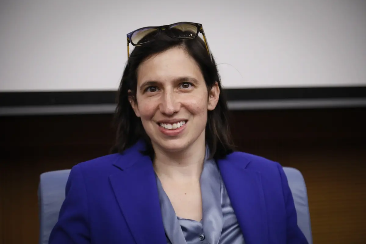 ELLY SCHLEIN, POLITICA , IMAGOECONOMICA