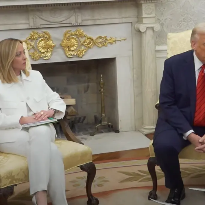 L’ultima giravolta di Trump fa respirare Meloni su dazi anti-Ue e sostegno all’Ucraina