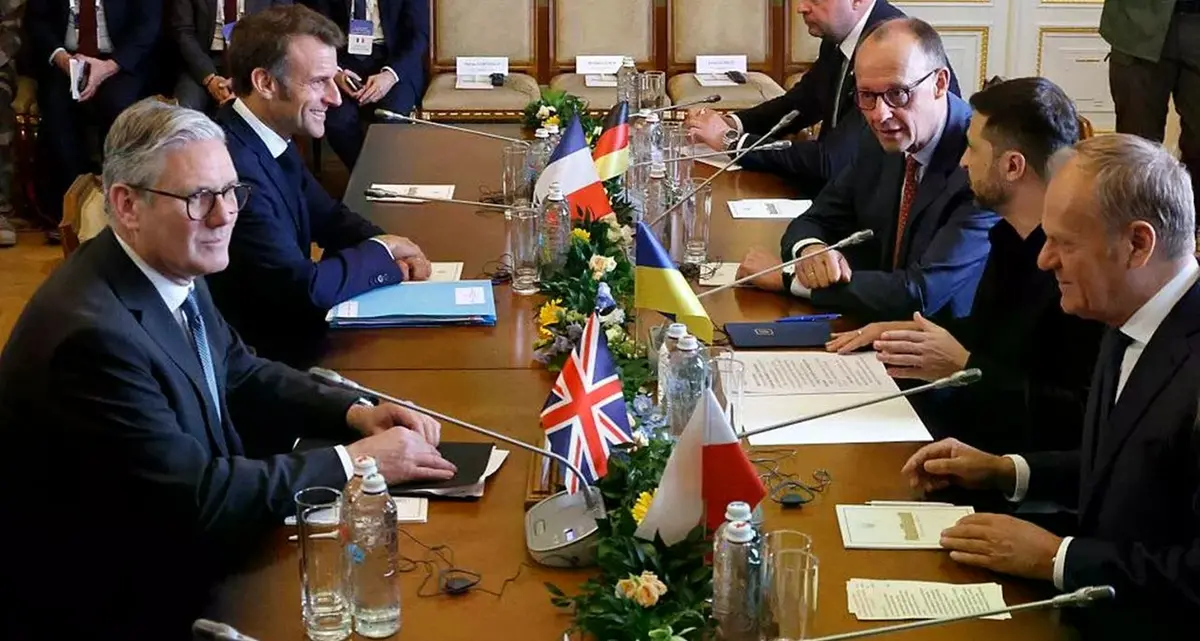 Macron, Starmer, Merz e Tusk a Kiev, Meloni si collega da remoto