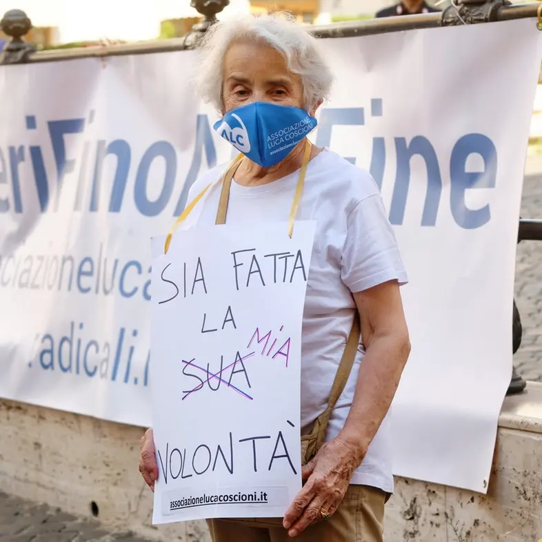 Fine vita, superate le 50mila firme per la proposta di legge dell’Associazione Coscioni