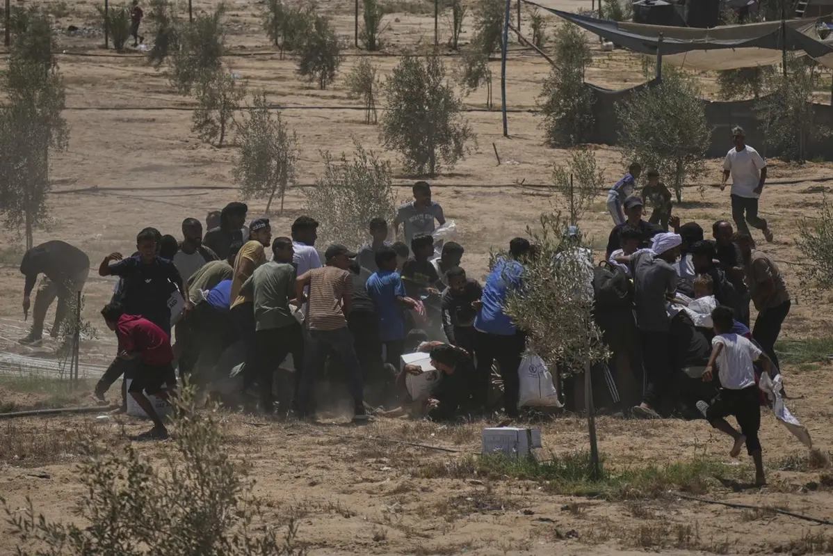 Nuovi pacchi paracadutati a Gaza per emergenza cibo , APN