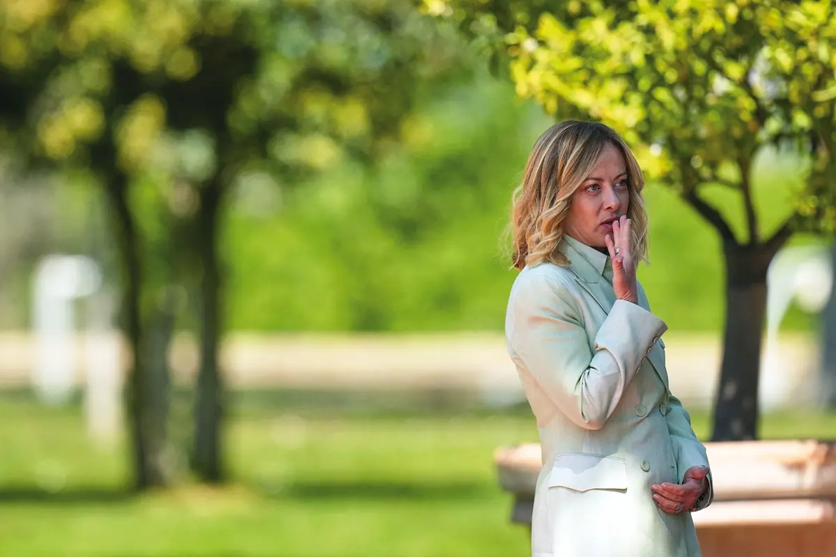 Italian Prime Minister Giorgia Meloni waits for the arrival of Turkey\\'s President Recep Tayyip Erdogan for a bilateral meeting, at villa Doria Pamphilj, in Rome, Tuesday, April 29, 2025. (AP Photo/Francisco Seco) Associated Press/LaPresse , APN