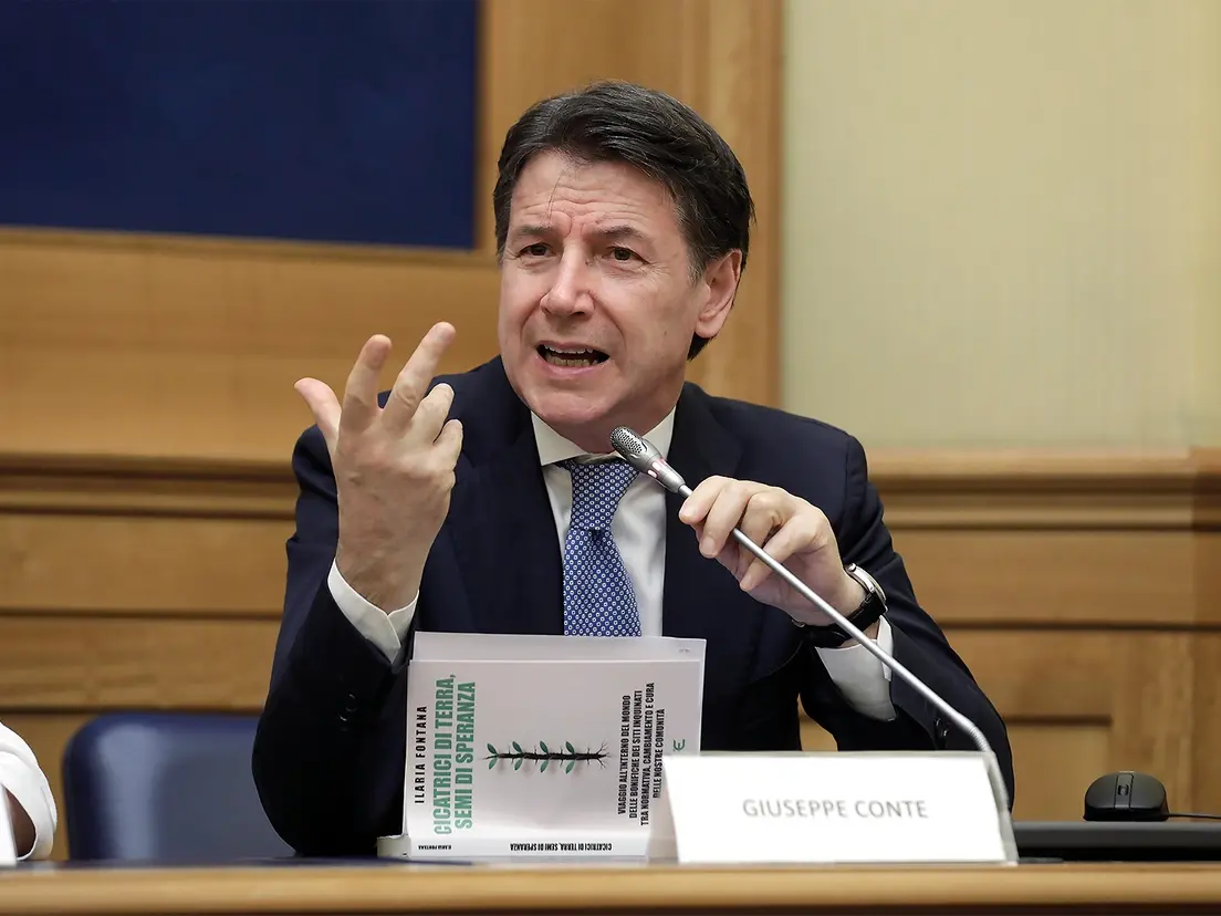 Fischi a Schlein, claque per Conte: ora il campo largo ha un problema di leadership