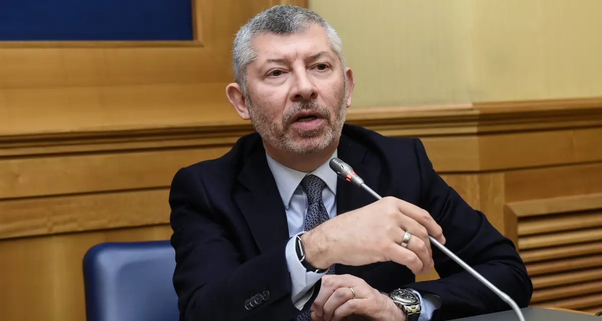 «Dagli ayatollah una minaccia esistenziale ma Meloni è assente e Tajani imbarazzante»