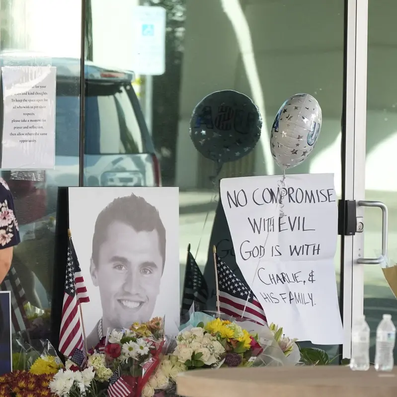 Charlie Kirk ucciso in un campus, rilasciati due sospetti assassini