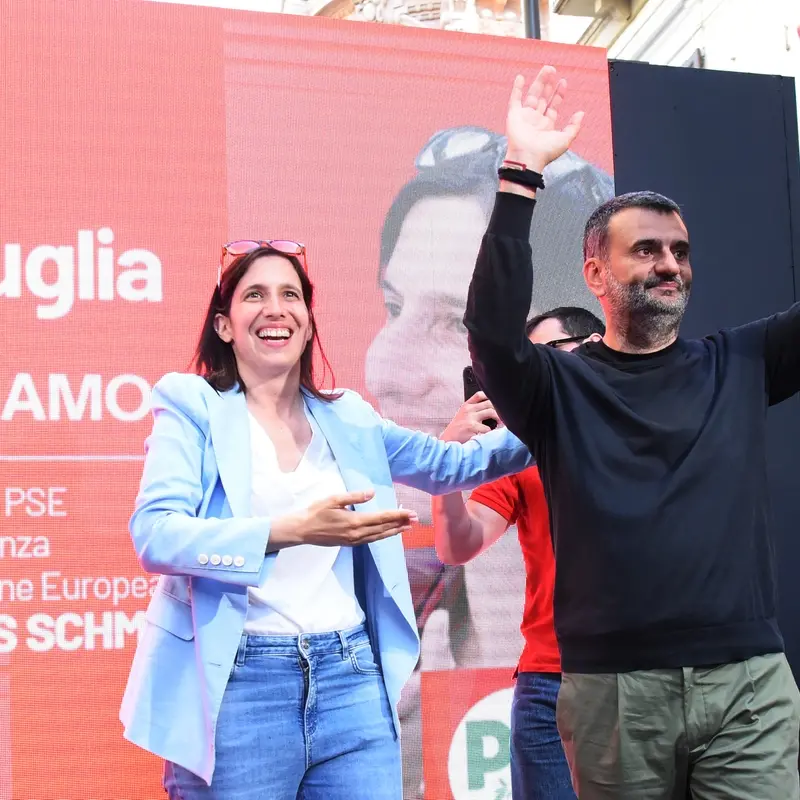 Decaro ha detto sì: è lui il candidato del campo largo in Puglia