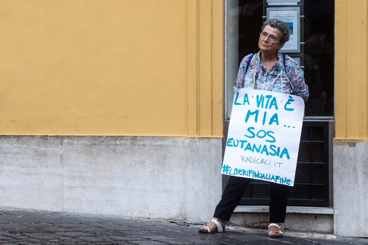 Uniti ma non troppo. Il nodo sanità pubblica divide il centrodestra anche sul fine vita