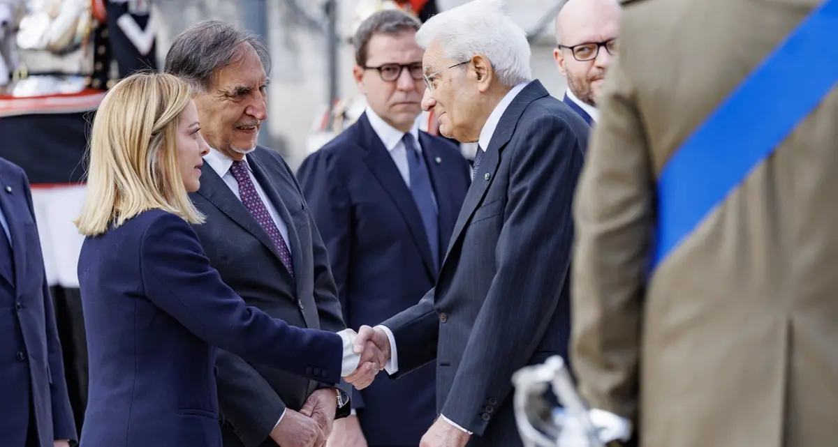 25 aprile, l’Italia celebra gli 80 anni dalla Liberazione. La premier Meloni: «Riaffermiamo i valori democratici contro il regime fascista»