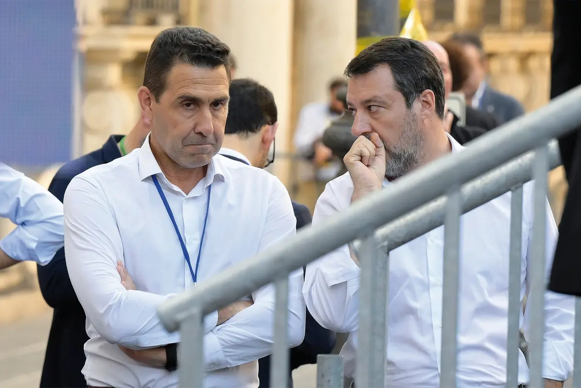 ROBERTO VANNACCI GENERALE E MATTEO SALVINI POLITICO , IMAGOECONOMICA