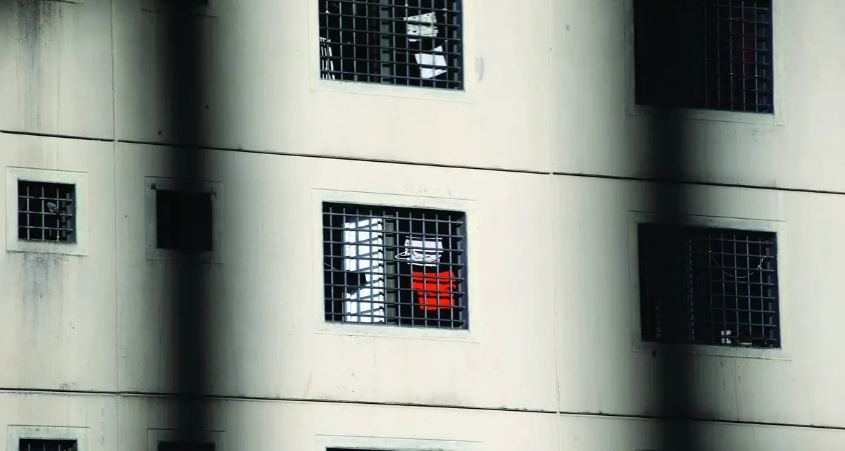 Il governo rilancia il “Piano carceri”, ma è smentito dai numeri. E dall’ennesimo suicidio