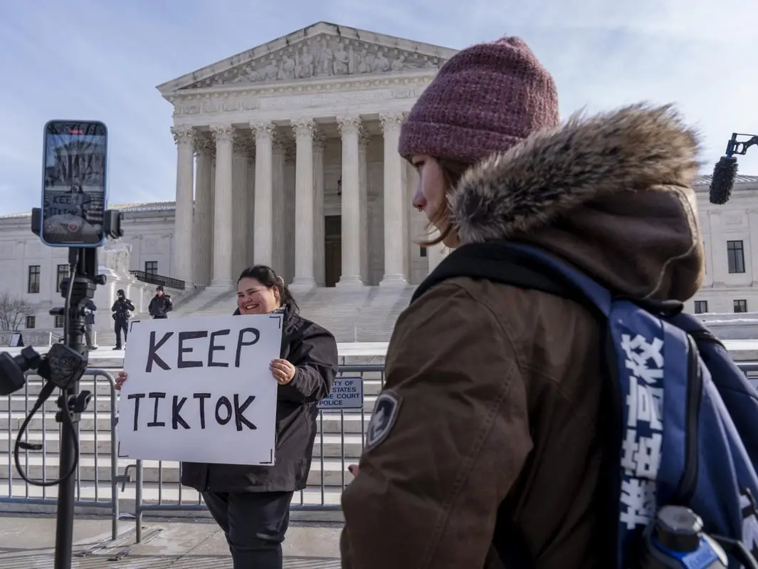 La Corte suprema conferma: Tik Tok al bando negli Usa. Trump: “Deciderò io”