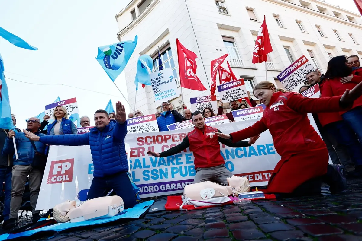 Roma - Flash mob di CGIL e UIL in previsone dello sciopero generale , LAPRESSE