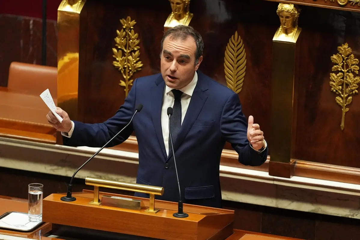 Francia, Lecornu è salvo: respinte le due mozioni di sfiducia