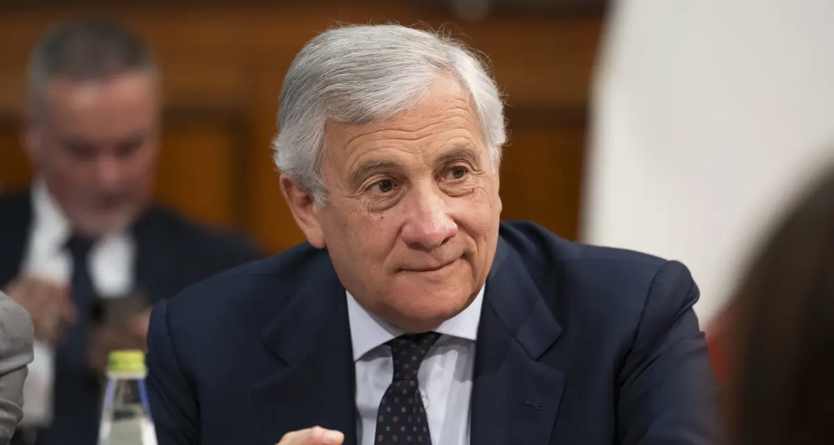 Tajani: «Fermare l’escalation a Gaza, ma nessuno strumentalizzi l’antisemitismo»