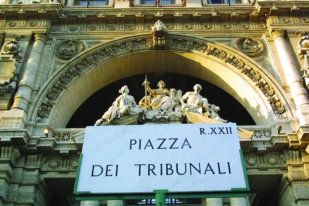 \\u00A9MARCO MERLINI/LAPRESSE 21.11.2001 ROMA INTERNI NELLA FOTO IL PALAZZO DI GIUSTIZIA SEDE DELLA CORTE DI CASSAZIONE , LAPRESSE