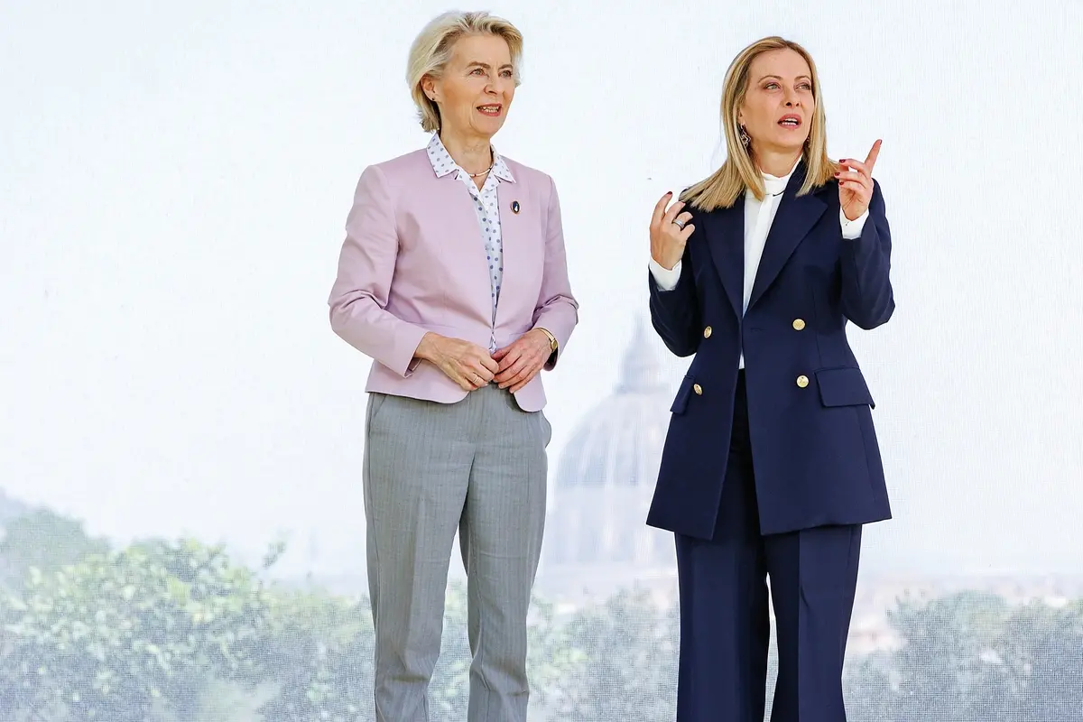 La presidente del Consiglio Giorgia Meloni e la presidente della Commissione europea Ursula von der Leyen a Villa Doria Pamphilj durante il vertice \"The Mattei Plan for Africa and the Global gateway: a common effort with the african continent\", Roma, Venerd\\u00EC 20 Giugno 2025 (Foto Roberto Monaldo / LaPresse) Premier Giorgia Meloni and the president of the European Commission Ursula von der Leyen at Villa Doria Pamphilj during the summit \"The Mattei Plan for Africa and the Global gateway: a common effort with the African continent\\u201D, Rome, Friday, June 20, 2025 (Photo by Roberto Monaldo / LaPresse) , LAPRESSE