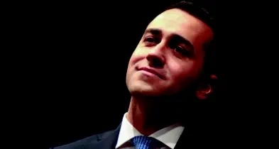 Di Maio istruisce le matricole e giura: basta scontrini