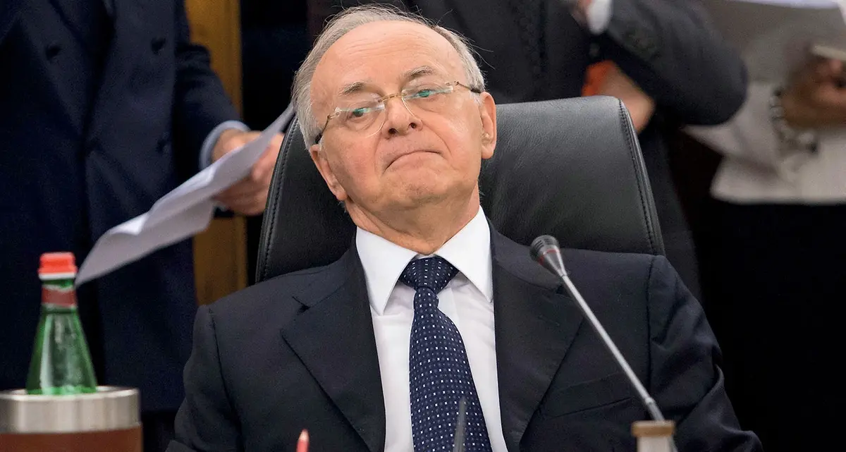Piercamillo Davigo: «L’avvocato paghi al posto degli indagati»
