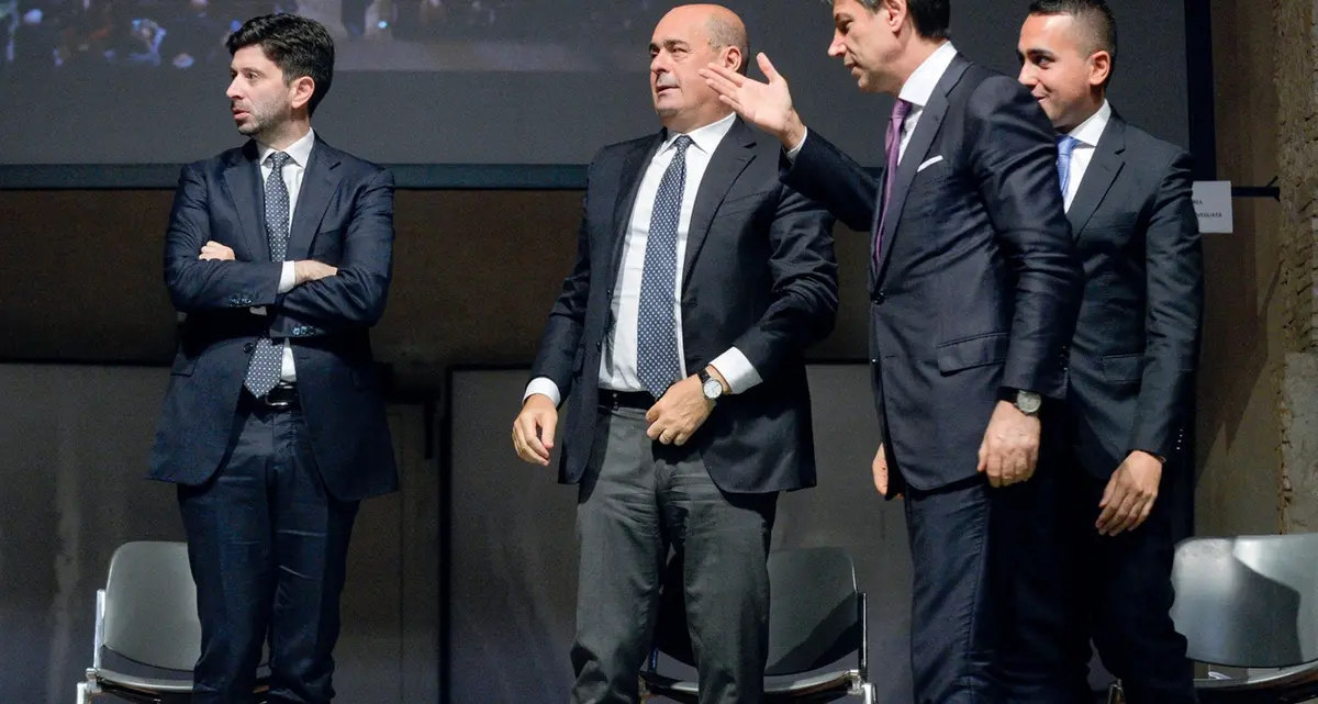 Renzi guasta la festa agli alleati giallorossi. Assente a Narni, niente foto di famiglia